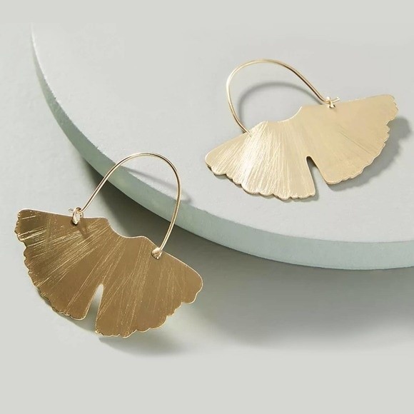 Anthro Ginkgo Satin FInish Goldtone Dangle Hinged Earrings NEW! 844 - Picture 1 of 3
